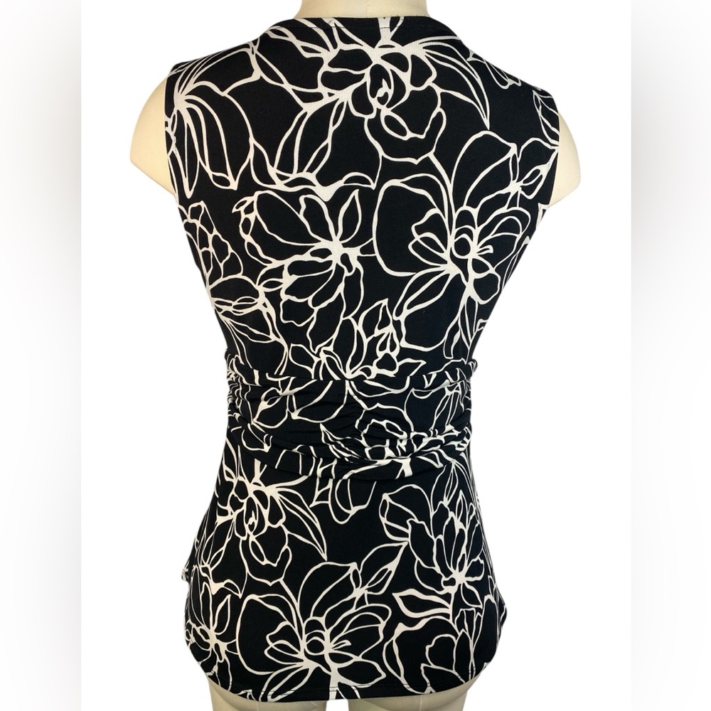White House Black Market Black and White Sleeveless Top Women’s Medium - Picture 2 of 3